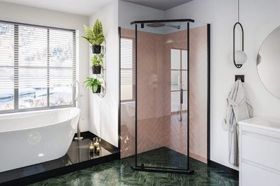 Czarna kabina prysznicowa, pięciokątna 90x90 cm Stylio BK502PTK+