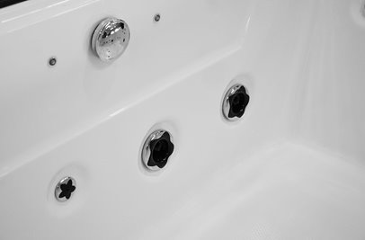 Czarna prostokątna wanna z hydromasażem 180x150 cm MUS-1089C