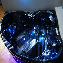 Czarna wanna z hydromasażem narożna 155x155 cm Eos 932 Hydrosan