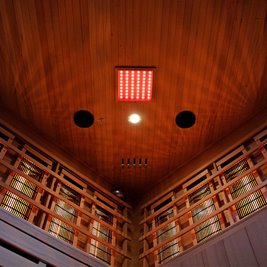 Sauna na podczerwień 6-osobowa 180x180 cm grzejniki kwarcowe i karbonowe Alta7 Infrared