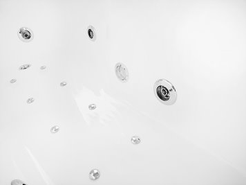 Wanna narożna z hydoromasażem i ruchomym parawanem 170x85 cm MO-1684 Prawa