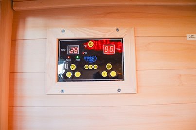 Sauna na podczerwień 2-osobowa 90x90 cm grzejniki kwarcowe i karbonowe Alta1 Infrared