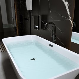 Wanna wolnostojąca czarny przelew oraz korek prostokątna 150 cm Viana Hydrosan