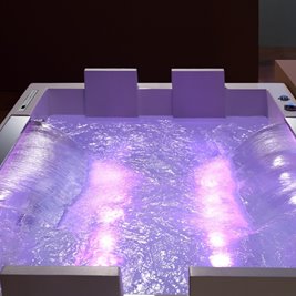 Duża wanna z hydromasażem 180x120 Kari 942 Hydrosan