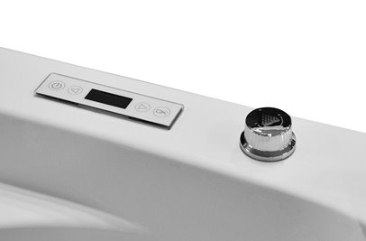 Wanna z hydromasażem narożna 135x135 cm MO-0057 podwójny biały zagłówek