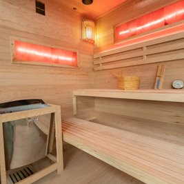 Sauna fińska 4 osobowa wysokotemperaturowa 6KW Harvia 180x160 cm Lark5-WD