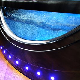 Czarna wanna z hydromasażem narożna 155x155 cm Eos 932 Hydrosan