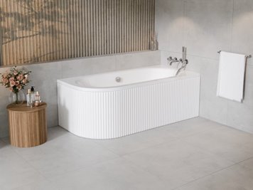 Biała ryflowana wanna asymetryczna akrylowa z obudową Avita Besco 160 cm Prawa