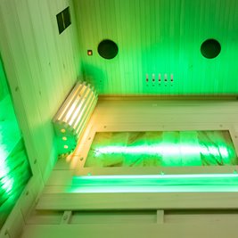 Sauna fińska 2 osobowa wysokotemperaturowa 3,5KW Harvia 120x120 cm Lark1-WD